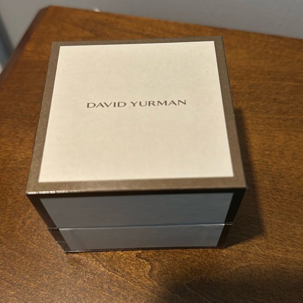 David yurman box and cleaning cloth